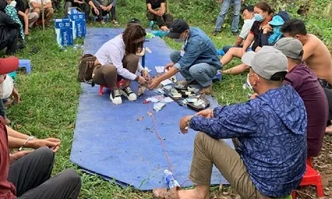 Vụ xóa sổ sòng bạc ở bìa rừng: Phát hiện hàng loạt ca nhiễm Covid-19