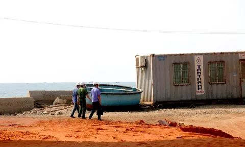 Bộ Công an kiểm tra thực địa một dự án lấn biển ở tỉnh Bình Thuận