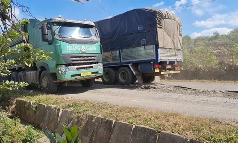 Xe chở cát quá tải “lộng hành” trên quốc lộ - Bài 2: Tài xế chở vượt tải trọng trên 150%