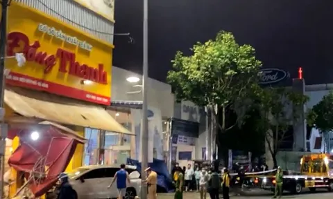 Đà Nẵng: Điều tra vụ ô tô "điên" tông sập tiệm bánh mỳ khiến nhiều người nhập viện