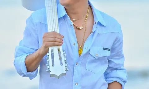 Đàm Vĩnh Hưng chia sẻ chuyện 'anh em nương tựa' trong showbiz, còn tiết lộ bí mật động trời của Hà Hồ
