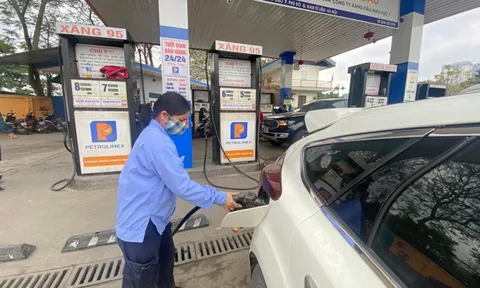 Giá xăng dự báo tăng vào ngày mai, có thể vượt mốc 30.000 đồng/lít