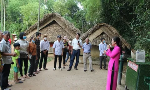Chuyện về các nữ thuyết minh nguyện cả đời học tập theo tấm gương Bác Hồ vĩ đại