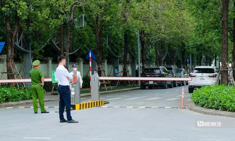Công an và VKS có mặt tại nhà riêng ông Chu Ngọc Anh