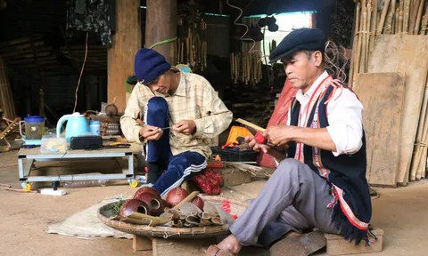 Nghệ nhân Jrai đưa nhạc cụ Tây nguyên vươn tầm thế giới