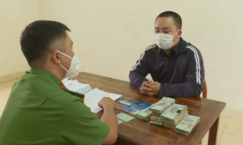 Khởi tố cô gái giúp sức cho người yêu lừa đảo hơn 10 tỷ đồng