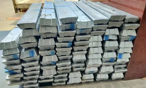 Bắt nhóm công nhân trộm tài sản của công ty mang ra ngoài bán