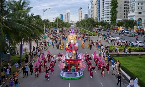 Sau Thanh Hóa và Đà Nẵng, Sun Group mang Lễ hội Carnival đa sắc màu “cập bến” Hòa Bình