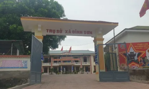 Khởi tố nguyên Chủ tịch xã lập chứng từ khống rút tiền nhà nước
