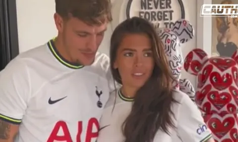 Con gái Owen gây sốc khi mặc áo đấu của... Tottenham