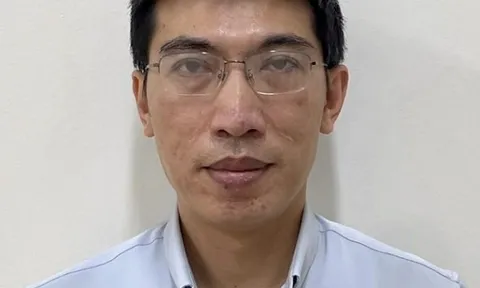 Khởi tố bị can Nguyễn Quang Linh về tội Nhận hối lộ