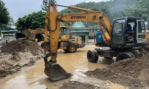 Giây phút thoát khỏi “tử thần” trong trận lũ quét kinh hoàng ở Nghệ An