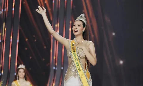 Nhan sắc đời thường của người đẹp vừa đăng quang Hoa hậu Hoà bình Việt Nam 2022