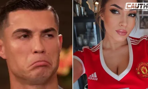 'Fan sexy nhất' của MU kêu gọi cho Ronaldo cơ hội