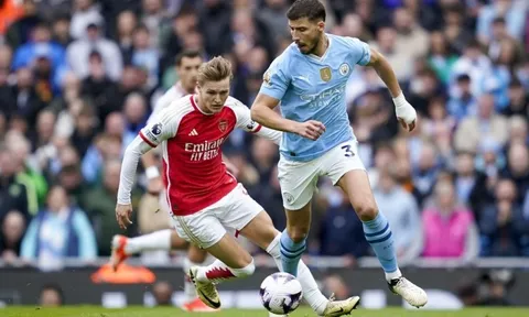 Cựu sao Ngoại hạng Anh nói rõ đội vô địch sau trận Man City hòa Arsenal