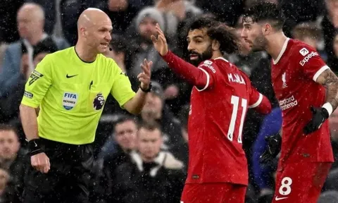 Anthony Taylor: Trọng tài bị ghét nhất nước Anh bắt trận MU vs Liverpool
