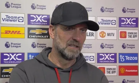 Jurgen Klopp vs Ten Hag 'khẩu chiến' hài hước sau trận hòa tại Ngoại hạng Anh