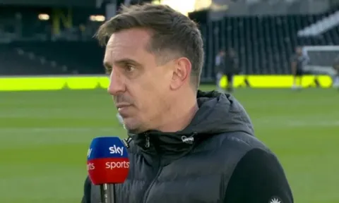 Phát ngôn thiếu chuẩn mực, Gary Neville sẽ bị Nottingham kiện