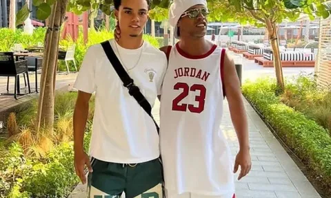 Chuyển nhượng MU 29/4: Mua con trai Ronaldinho, ngã ngũ tương lai Greenwood