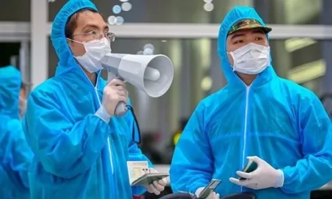 Phó Thủ tướng kêu gọi tất cả người dân ở các địa phương hạn chế ra khỏi nhà