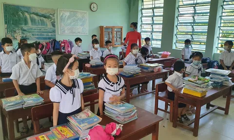 Niềm vui nơi học sinh được đến trường học trực tiếp ở TP.Đà Nẵng