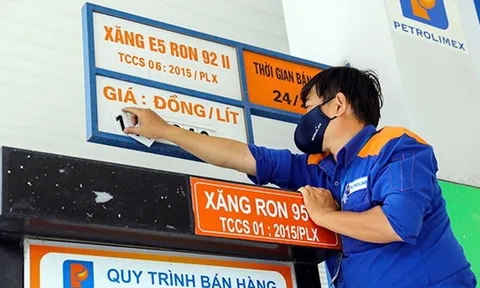Giá xăng giảm hơn 1.000 đồng/lít