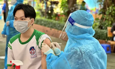 TP.HCM: Đẩy nhanh tiêm vắc-xin, sửa chữa trường học đón học sinh