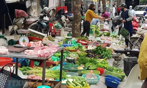 Giá nhiều dịch vụ, mặt hàng "nhảy múa" khi giá gas, xăng tăng