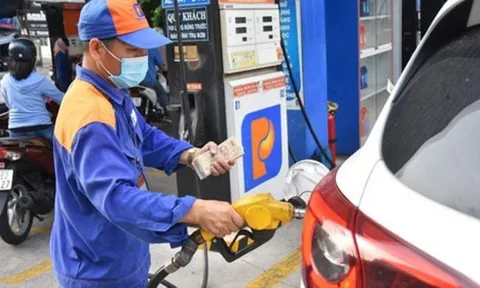Ngày mai, giá xăng sẽ giảm mạnh sau 7 lần tăng liên tiếp?