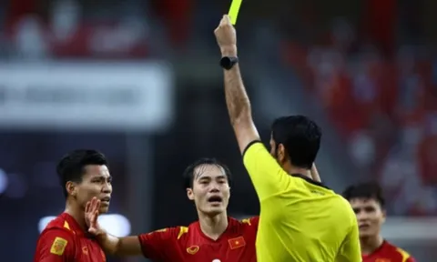 Với sự hên xui của 'ao làng' AFF Cup, đến lượt tuyển Thái Lan run sợ trọng tài?