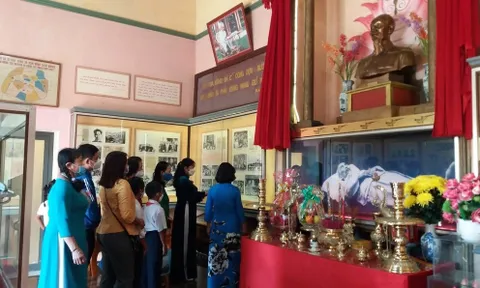 Đến thăm “Bảo tàng Hồ Chí Minh thu nhỏ” giữa lòng phố biển Nha Trang