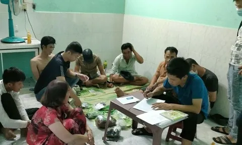 Lâm Đồng: Bắt quả tang 7 đối tượng đánh bạc, thu giữ hơn 80 triệu đồng