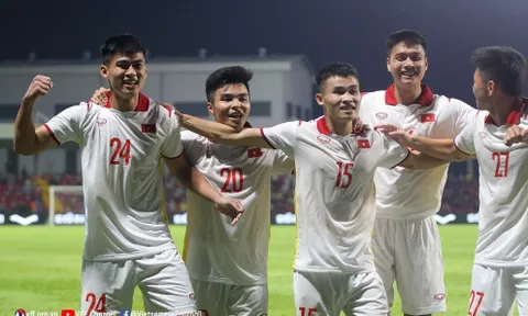HLV Đinh Thế Nam nói gì sau chiến thắng 7-0 trước Singapore?