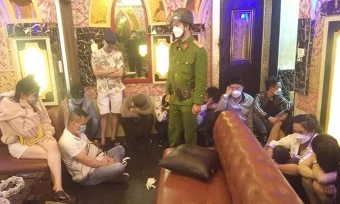Tạm giữ 15 thanh niên bay lắc trong đêm khai trương quán karaoke