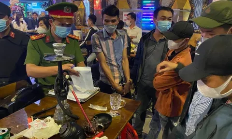 Huế: Phát hiện 20 khách "chơi" ma túy tại quán Pub Beer Century