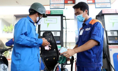 Giá xăng dự báo tiếp tục tăng vào ngày mai