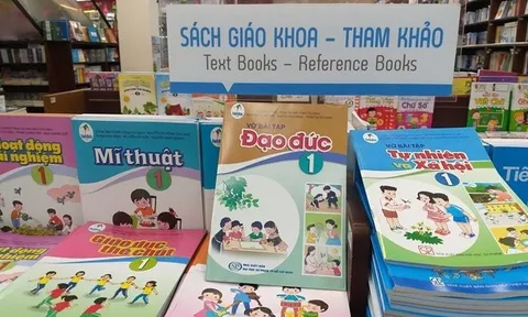 “Nên cấm bán sách tham khảo trong nhà trường”