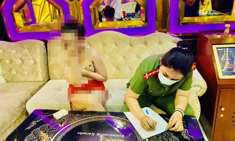 Bình Dương: Xử lý tiếp viên thoát y phục vụ khách trong quán karaoke