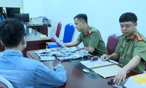 Bắt vụ mua bán thiết bị siêu nhỏ để gian lận trước kỳ thi THPT 2022