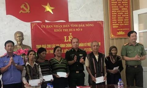 Tri ân các gia đình chính sách, thương, bệnh binh ở biên giới