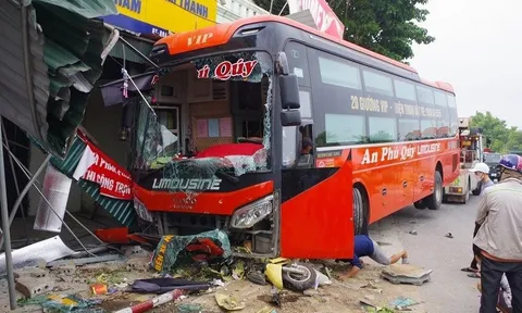 Thanh Hóa: Tai nạn giao thông nghiêm trọng khiến 4 người thương vong