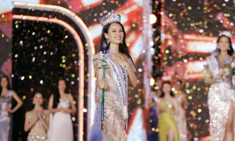 Mẹ của Tân Hoa hậu Mai Phương: Tôi đã vỡ oà cảm xúc