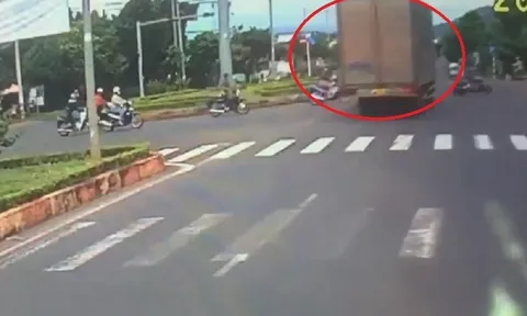 Đắk Lắk: Tài xế xe tải vượt đèn đỏ bị xử phạt, tước giấy phép lái xe