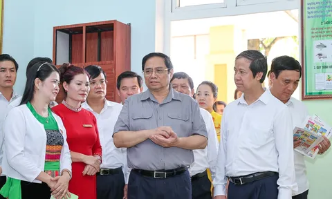 Thủ tướng: Không để học sinh đến trường mà không có sách giáo khoa