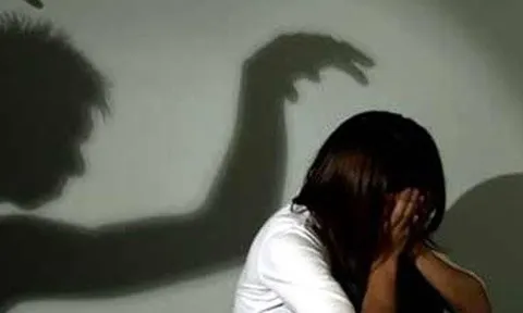 Đà Nẵng: Tạm giữ hình sự người đàn ông dâm ô con riêng vợ hờ