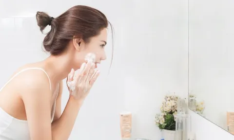 4 việc nên làm vào buổi sáng giúp da đẹp mịn màng