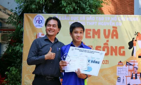 Nhà trường phải đặt quyền lợi giáo viên, học sinh lên trên hết