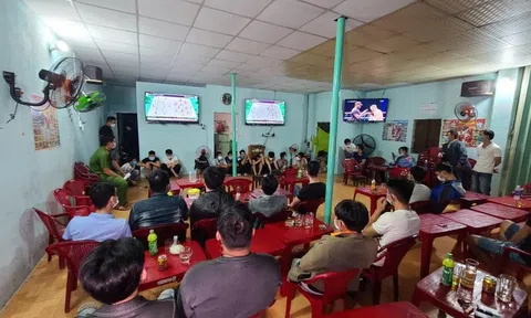 Bóc mẽ “mô hình” hoạt động cá độ bóng đá trong quán cà phê ở Huế