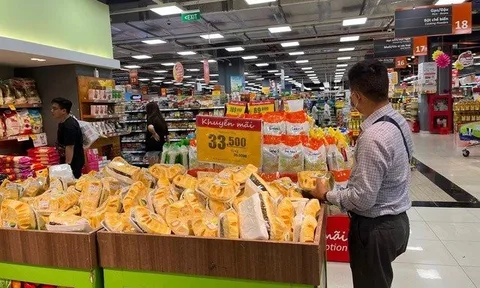 Thị trường quà Tết 2023: Phân khúc bình dân đắt khách