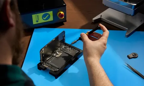 Chương trình tự sửa iPhone của Apple bị chỉ trích